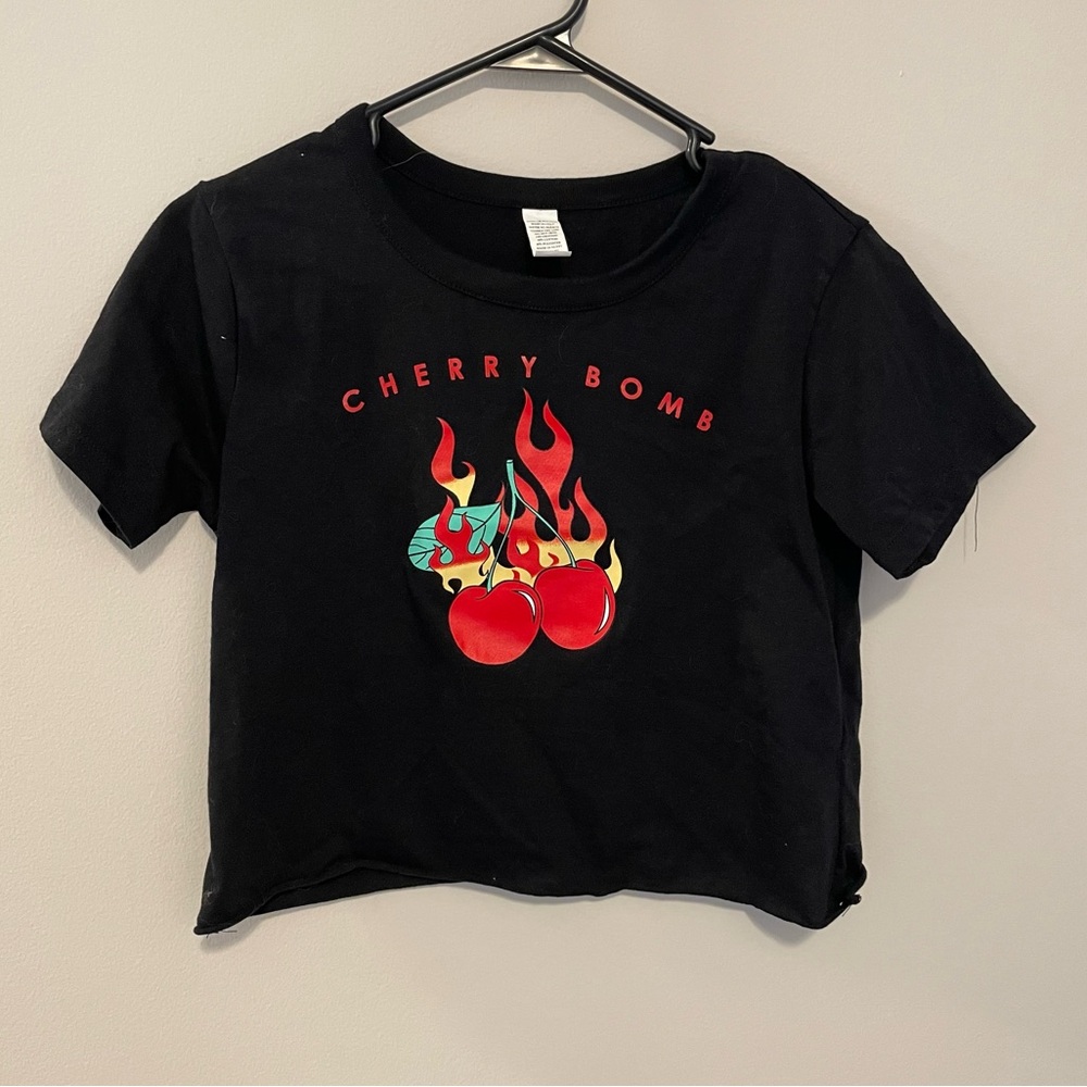 Cropped Graphic Tee